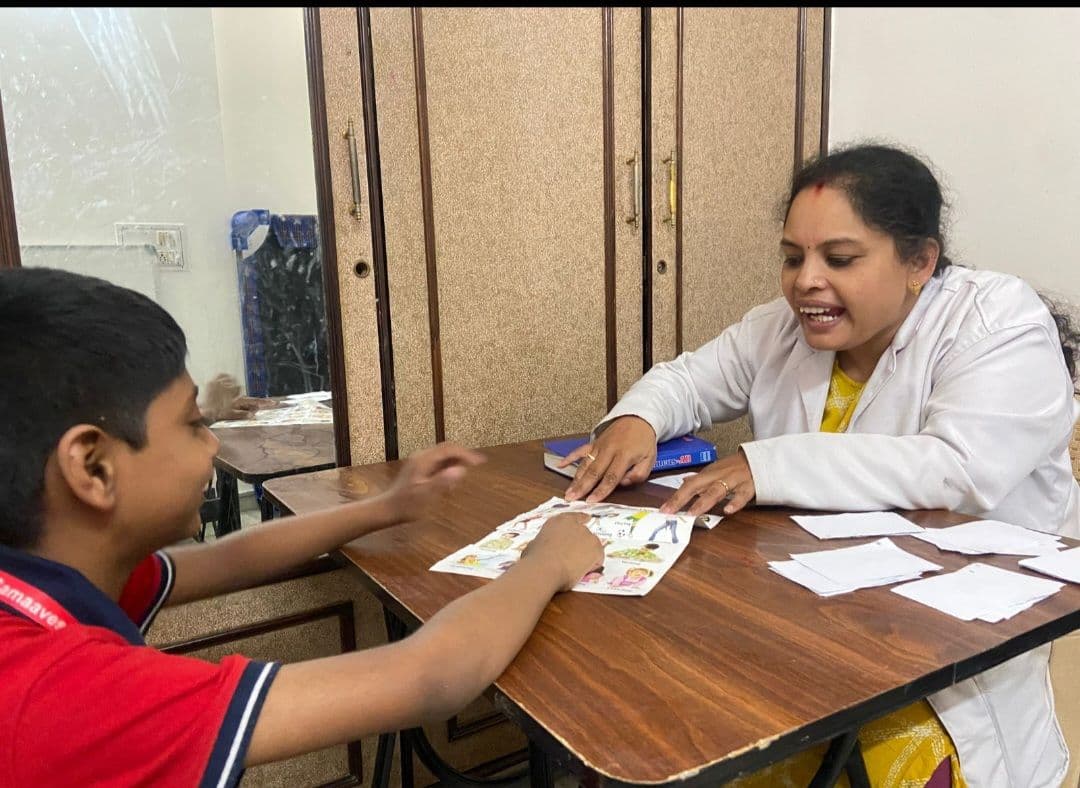 One-on-one session at the learning desk