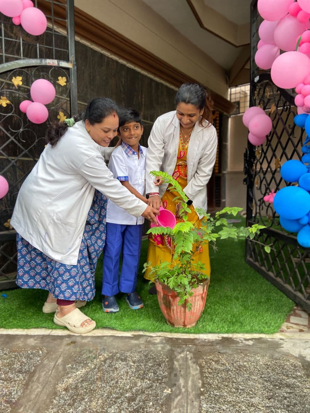 Gift of a plant at a felicitation